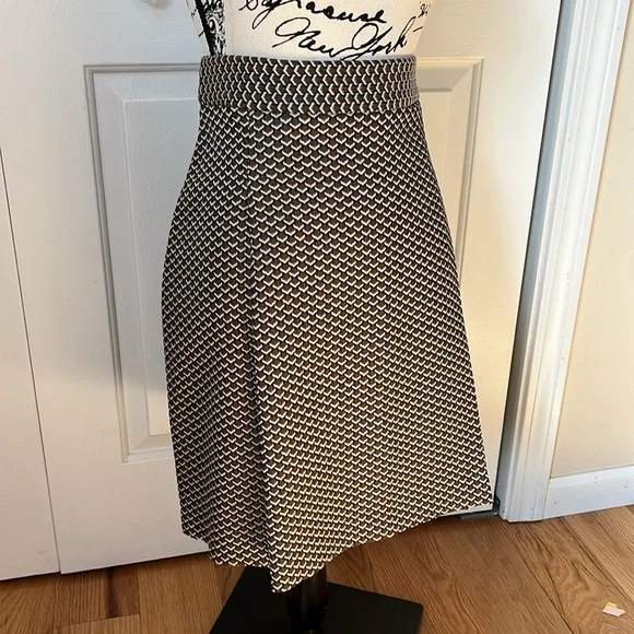 Marks & Spencer Collection Pleated Bronze Geometric Print Skirt 10 Long. - Picture 2 of 8